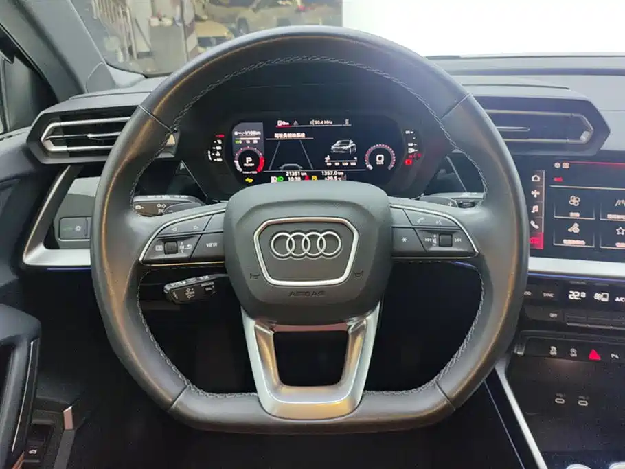 Audi A3 2025 A3L Limousine 35TFSI Flying Spur Exclusive купить на сайте DeffCars