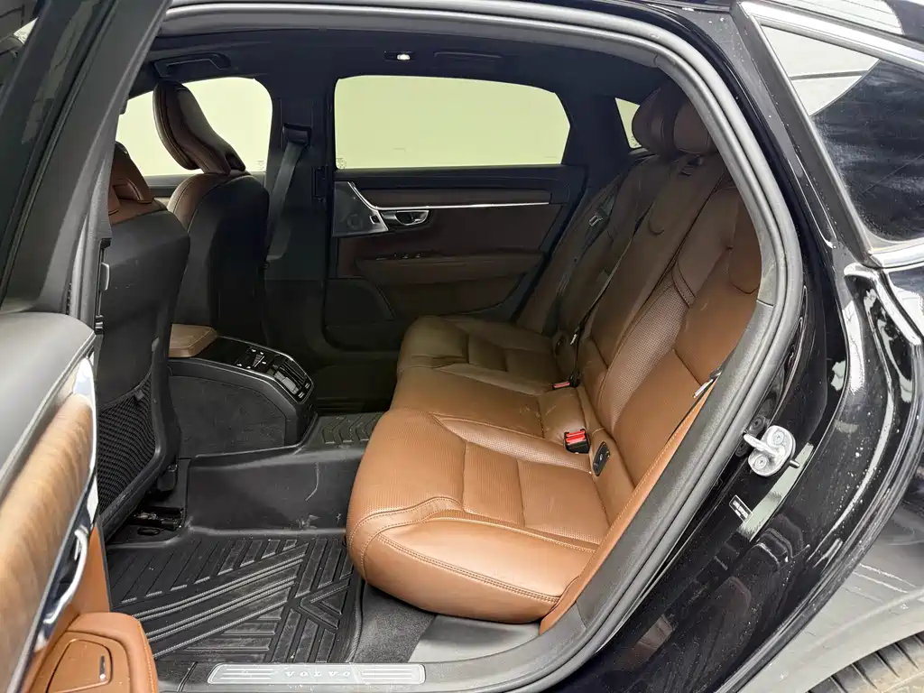 Volvo S90 2023 B5 Zhiya Luxury Edition купить на сайте DeffCars