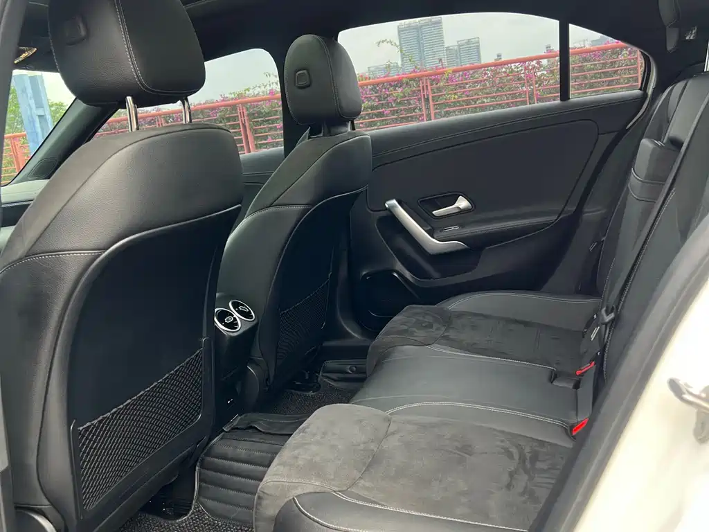 Mercedes-Benz A-Class 2020 Facelift A 200 L Sports Sedan Fashionable купить на сайте DeffCars