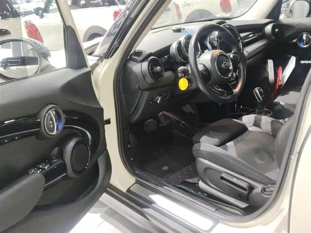 MINI 2018 1.5T COOPER Classic Five-Door Edition купить на сайте DeffCars