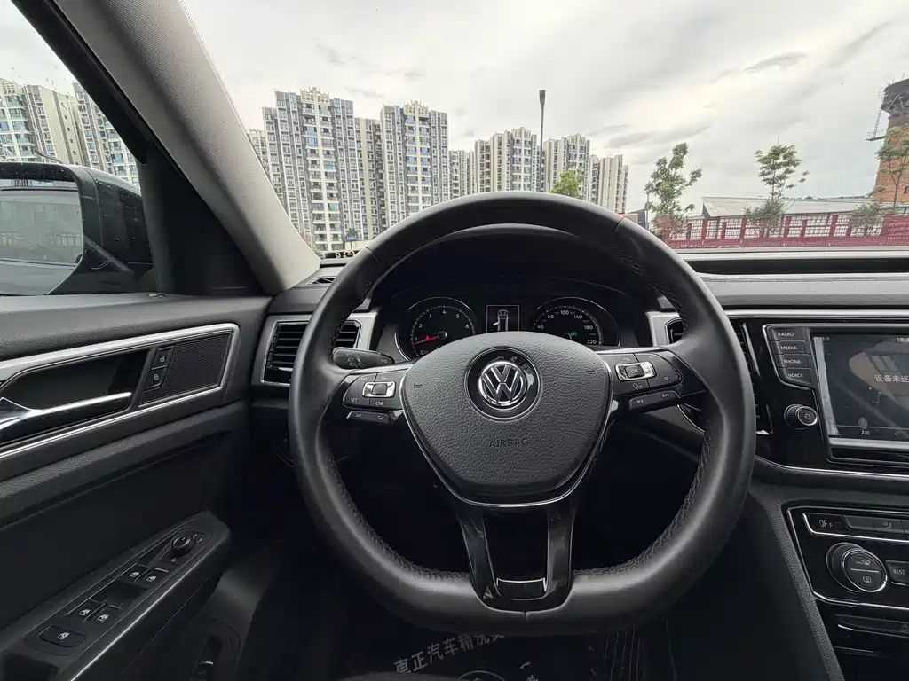 Touron 2017 380TSI four-wheel drive comfort version купить на сайте DeffCars