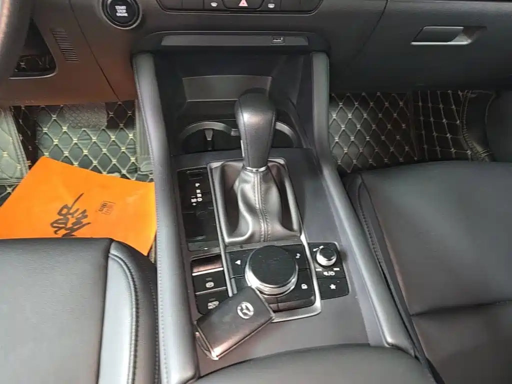 Mazda Axela 2021 2.0L automatic quality engine version купить на сайте DeffCars