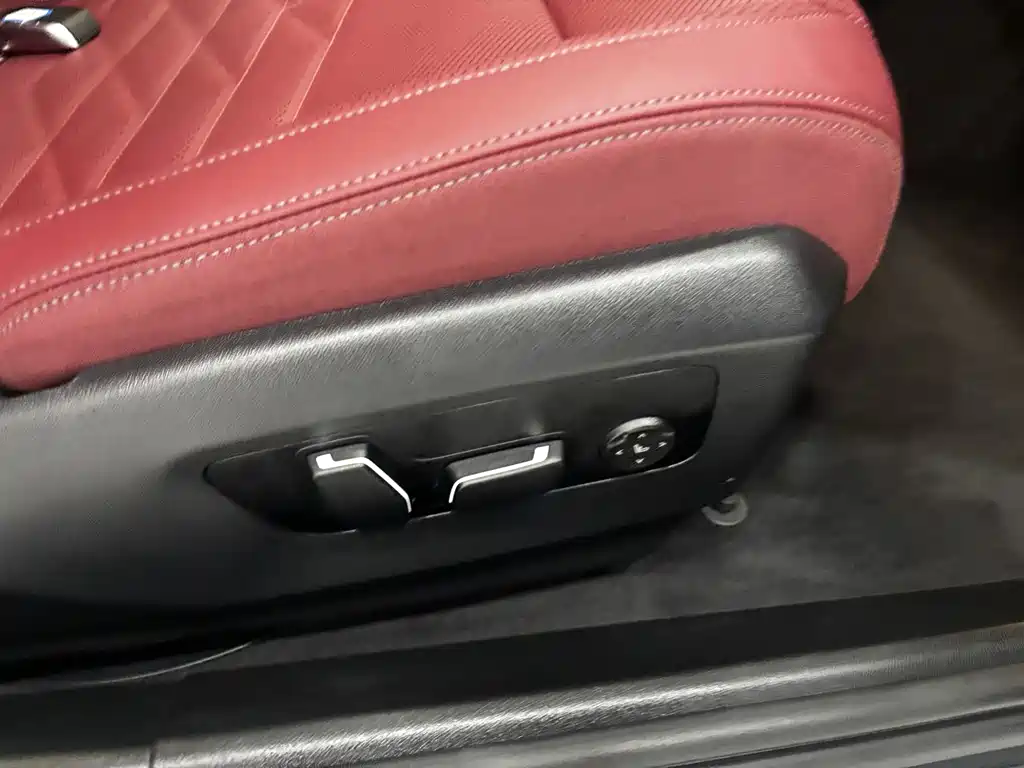 BMW 5 Series 2024 530Li Exclusive M Sports Package купить на сайте DeffCars