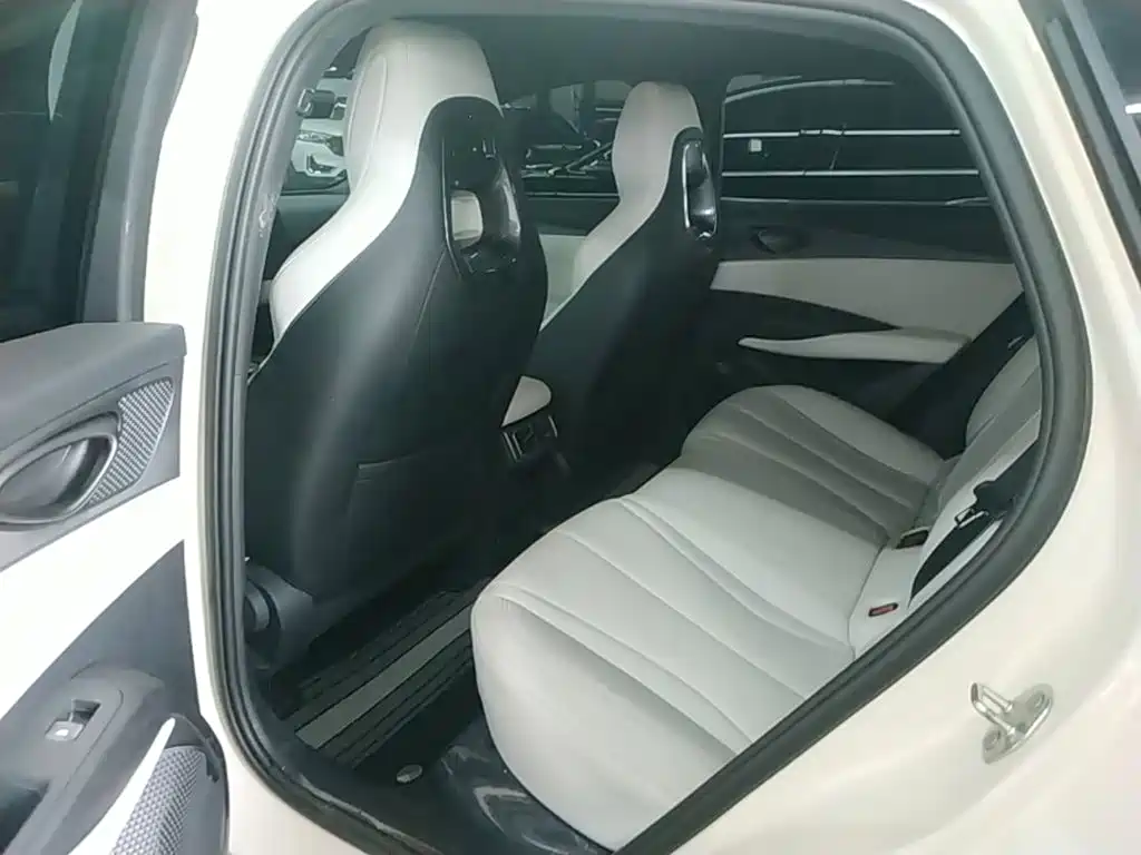 Seal 06 2025 DM-i Smart 80km Luxury Edition купить на сайте DeffCars