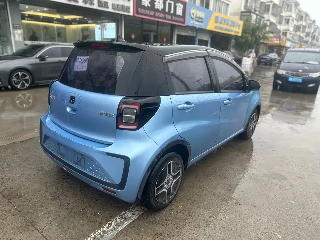 Huaxianzi 2021 model 302km fashion model 31.4kWh купить на сайте DeffCars