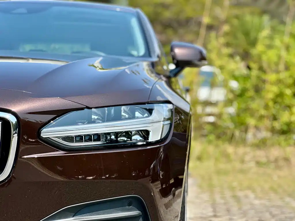 Volvo S90 2017 T4 Zhiyuan Edition купить на сайте DeffCars