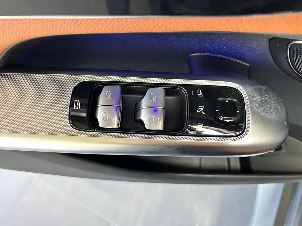 Mercedes-Benz GLC 2024 facelift GLC 260 L 4MATIC luxury model 5 seats купить на сайте DeffCars