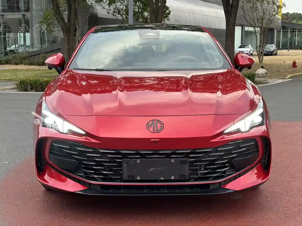 MG7 2023 2.0T automatic Trophy+ engine version купить на сайте DeffCars