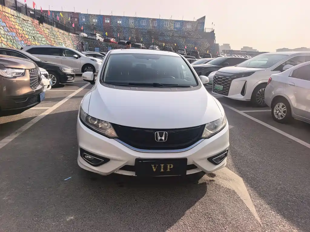 Jade 2016 1.8L automatic comfort elite version 5 seats купить на сайте DeffCars