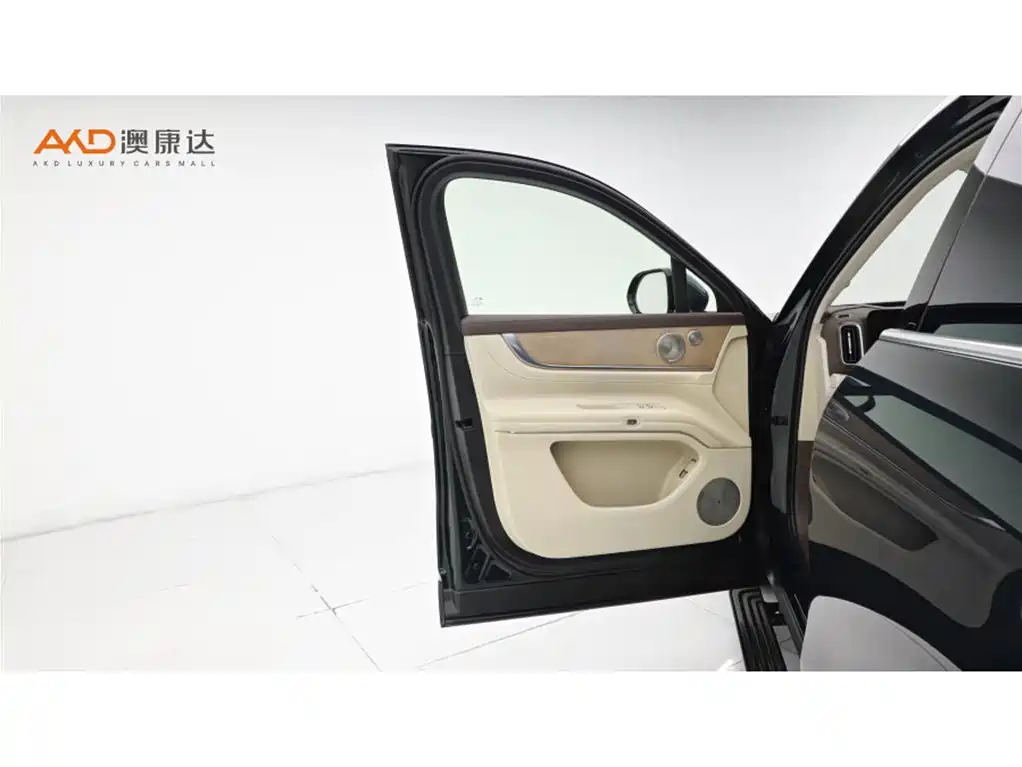 Wenjie M9/25 models/pure electric Ultra version 100kWh 6 seats купить на сайте DeffCars