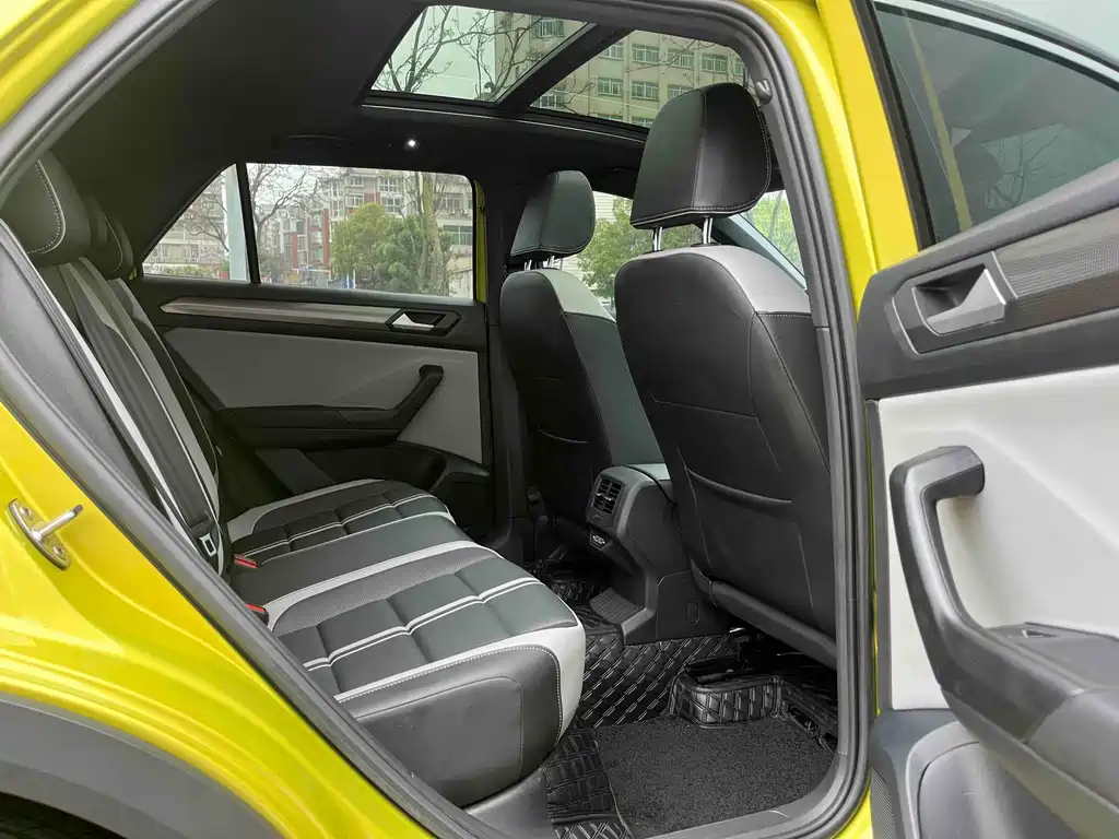 T-ROC 2023 300TSI DSG two-wheel drive starlight version купить на сайте DeffCars