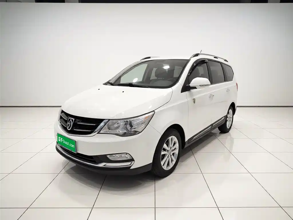 Baojun 730 2016 1.5L manual comfort type 7 seats National V купить на сайте DeffCars