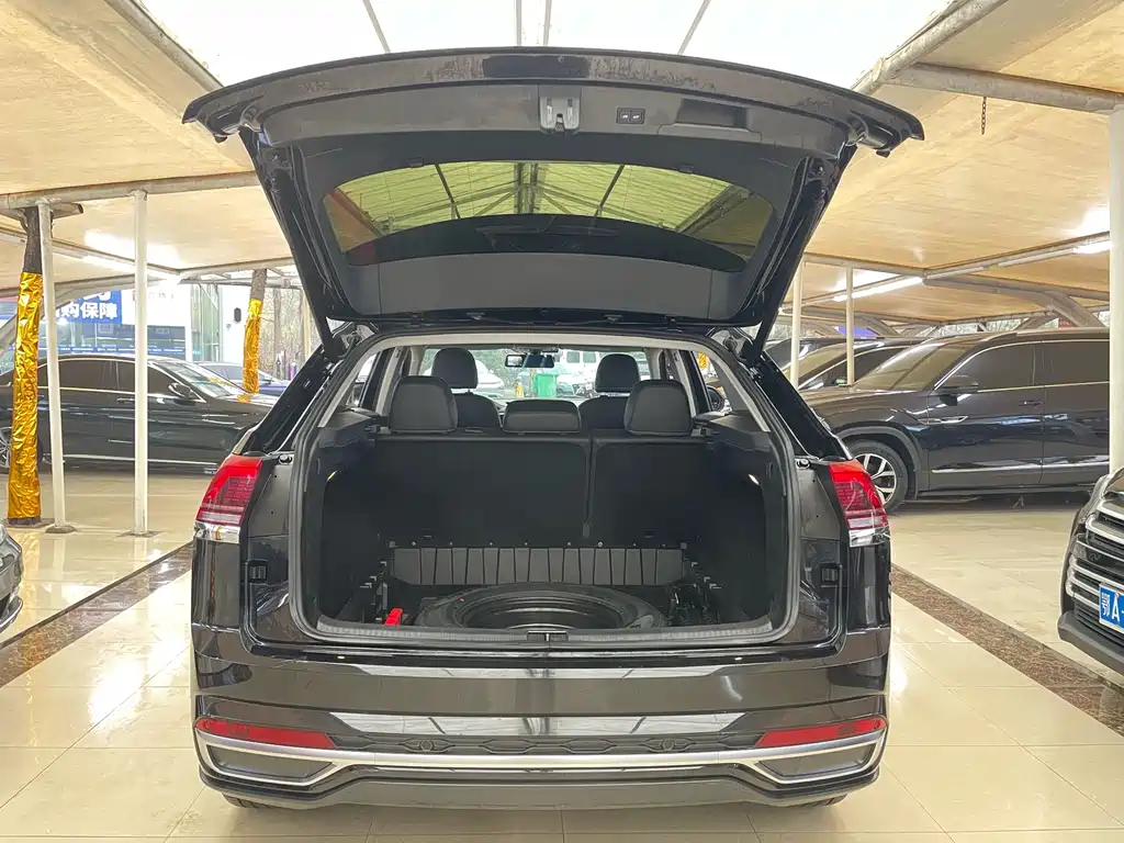 Touron 2020 Touron X facelift 380TSI four-wheel drive luxury version купить на сайте DeffCars
