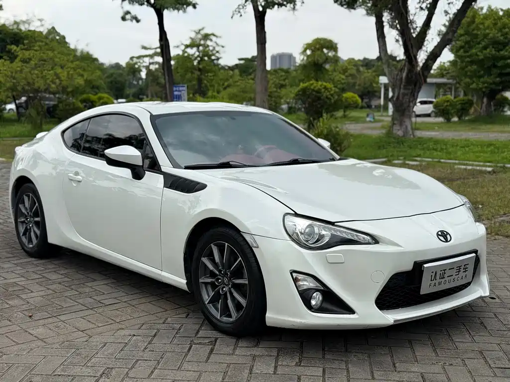 Toyota 86 2014 2.0L automatic luxury model купить на сайте DeffCars