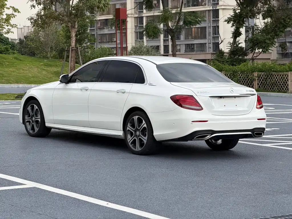 Mercedes-Benz E-Class 2016 E 300 L Sporty and Stylish купить на сайте DeffCars