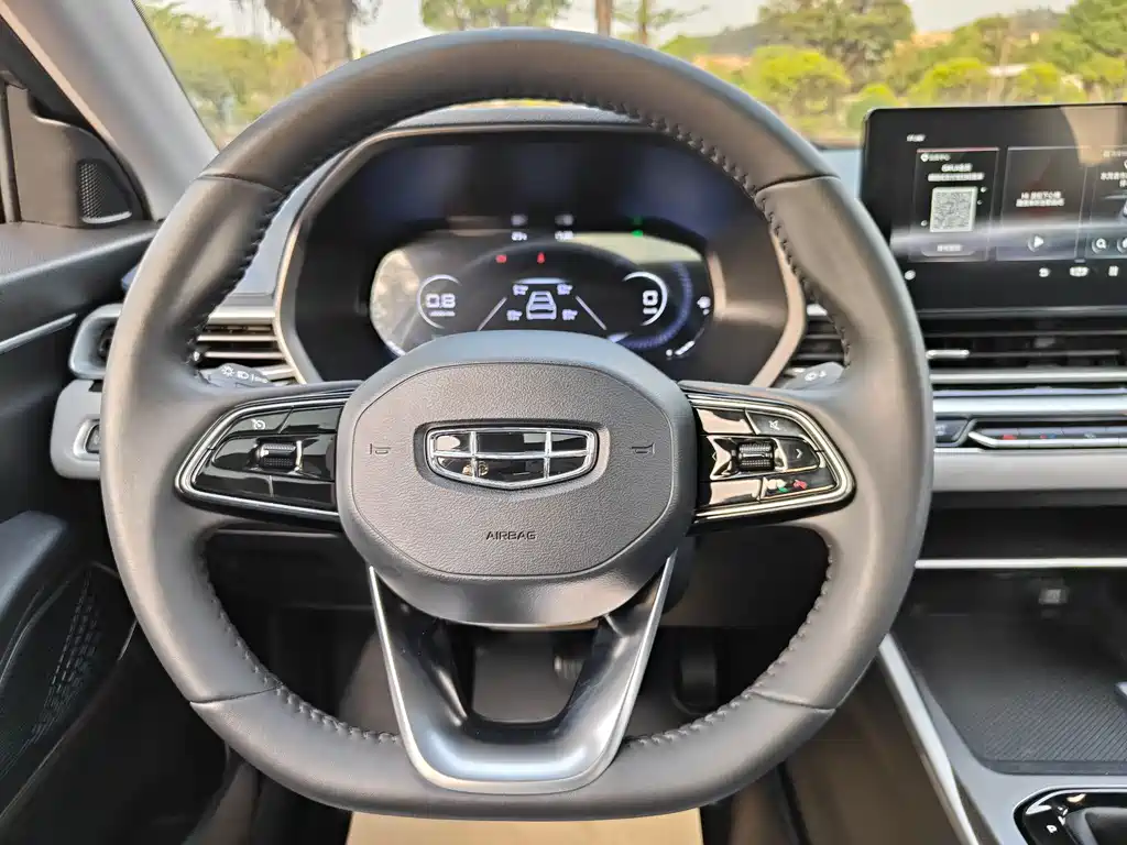 Emgrand 2022 4th generation 1.5L CVT flagship model купить на сайте DeffCars