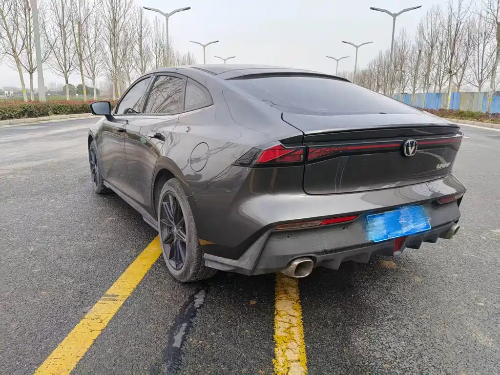 Changan UNI-V 2023 1.5T exclusive model купить на сайте DeffCars