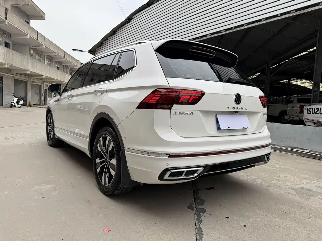 Tiguan L 2022 330TSI automatic two-wheel drive R-Line version купить на сайте DeffCars