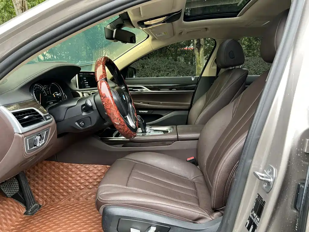 BMW 7 Series 2018 730Li Leading Excellence Package купить на сайте DeffCars