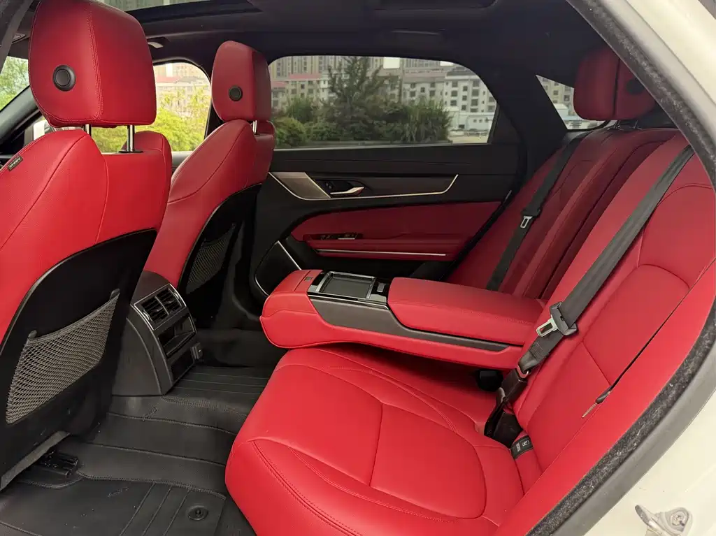 Jaguar XFL 2022 XFL 2.0T P250 two-wheel drive elite sports version купить на сайте DeffCars