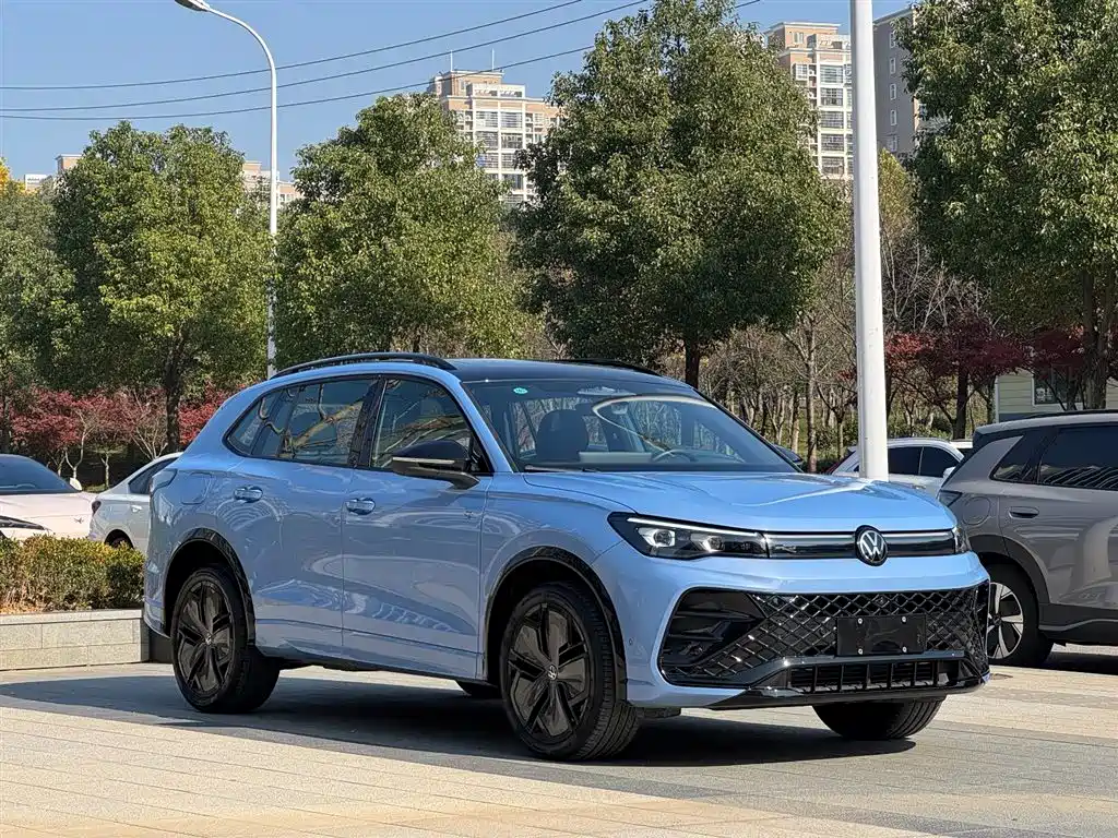 Tiguan L 2024 PRO 380TSI four-wheel drive R-Line Zhizun Edition купить на сайте DeffCars