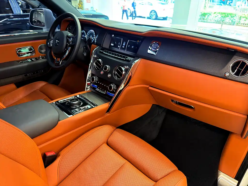 Cullinan 2018 four-seat version купить на сайте DeffCars
