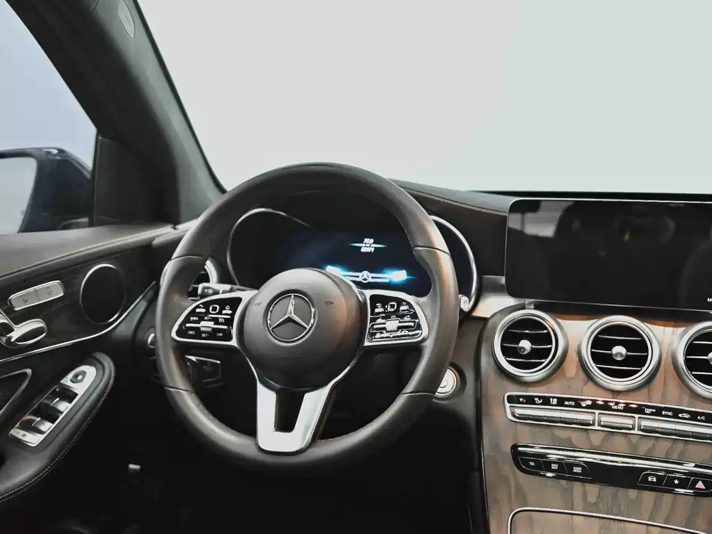 Mercedes-Benz GLC 2020 facelift GLC 260 L 4MATIC luxury model купить на сайте DeffCars