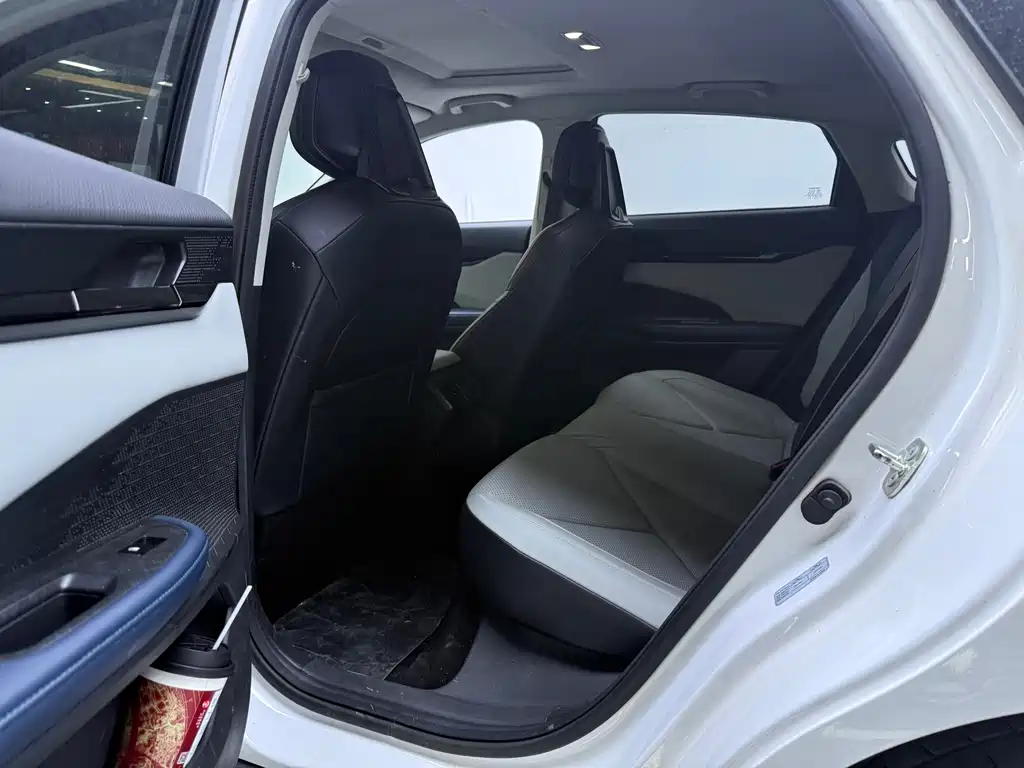 Changan UNI-V Smart iDD 2023 Smart iDD 1.5T 113km smart fun model купить на сайте DeffCars