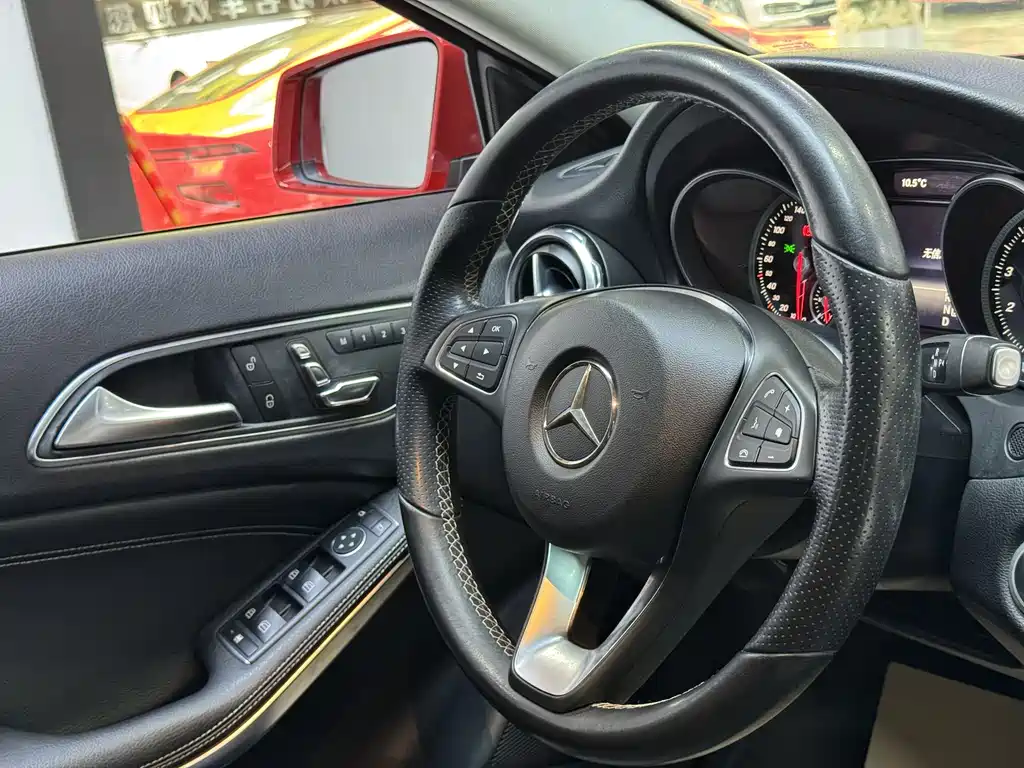 Mercedes-Benz GLA 2018 GLA 200 Dynamic купить на сайте DeffCars