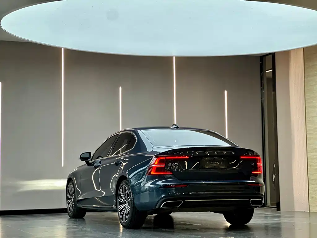 Volvo S60 2021 T4 Zhiyuan Luxury Edition купить на сайте DeffCars