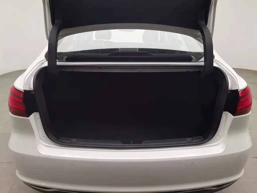 Ruicheng CC 2018 1.5T automatic intelligent model National V купить на сайте DeffCars