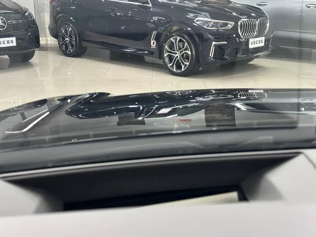 Touareg 2019 2.0TSI Sharp Wing Edition National VI купить на сайте DeffCars