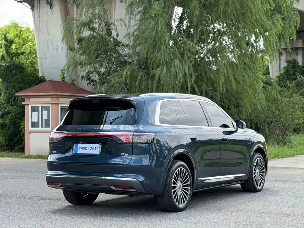 Wenjie M8 2025 extended range Ultra version 53.4kWh 5-seater version 192-line lidar) купить на сайте DeffCars