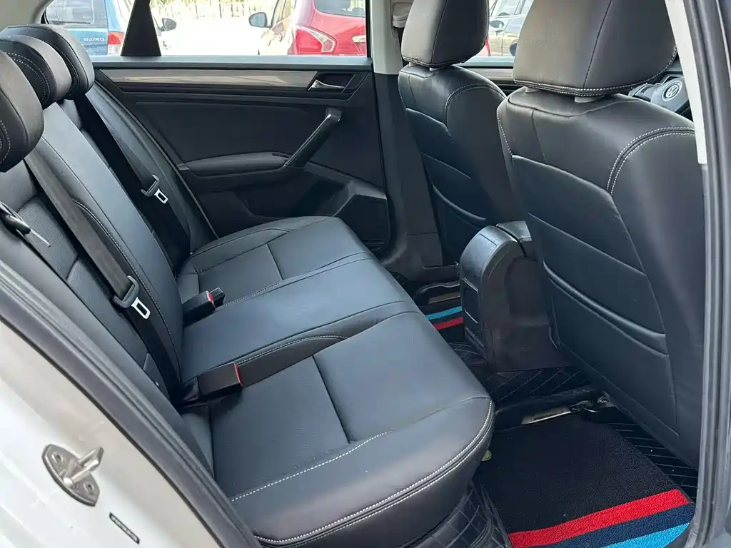 Bora 2020 1.5L manual fashion model купить на сайте DeffCars