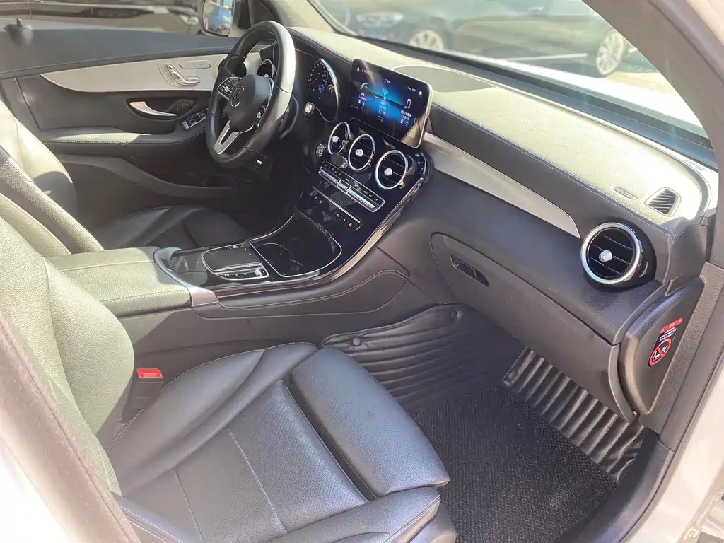 Mercedes-Benz GLC Coupe 2021 GLC 260 4MATIC Coupe SUV купить на сайте DeffCars