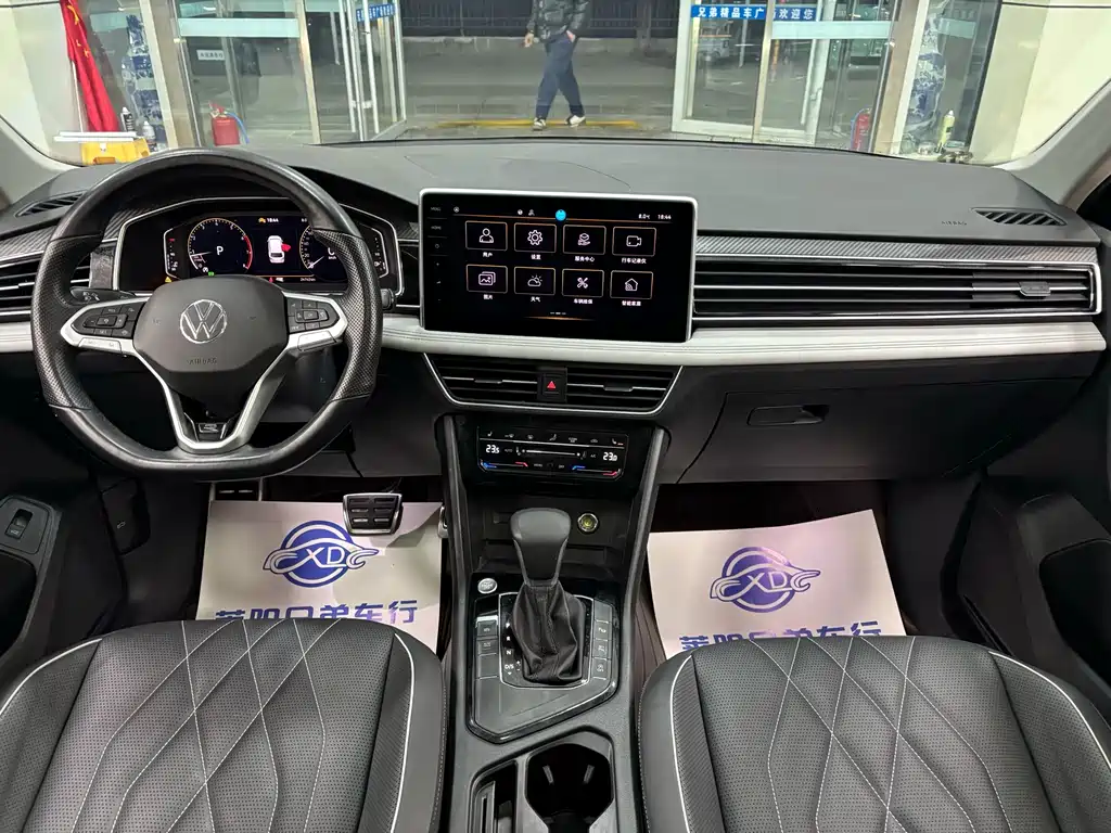 Tiguan L 2024 330TSI automatic two-wheel drive R-Line version купить на сайте DeffCars