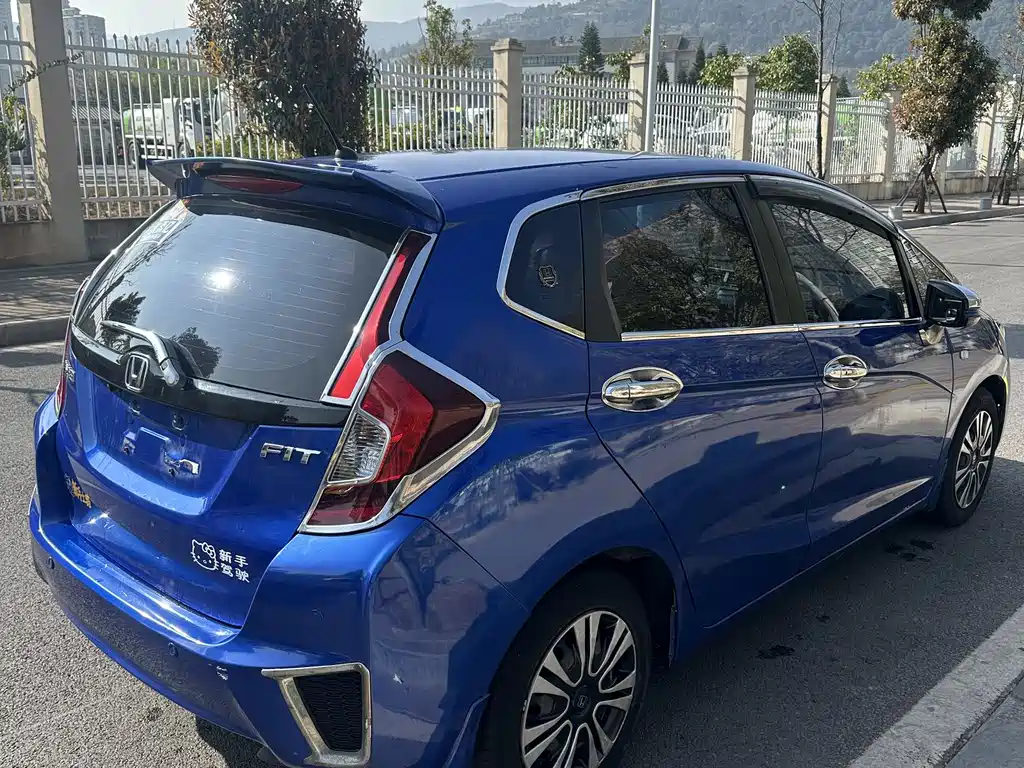 Fit 2016 1.5L LXS CVT Comfort Sunroof Edition купить на сайте DeffCars