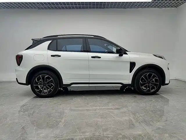 Lynk & Co 01 2023 1.5TD EM-F AM купить на сайте DeffCars