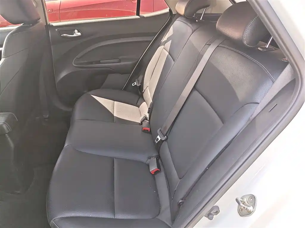 Yipao 2021 1.4L automatic fun version купить на сайте DeffCars