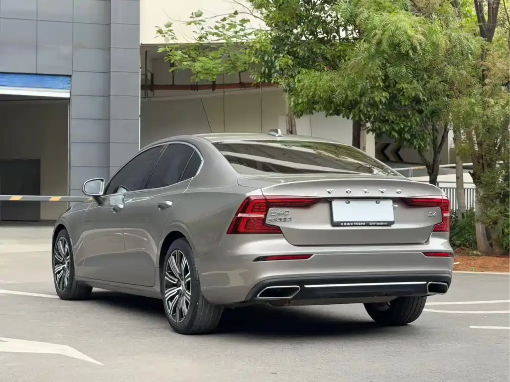 Volvo S60 2022 B4 Zhiyuan Luxury Edition купить на сайте DeffCars