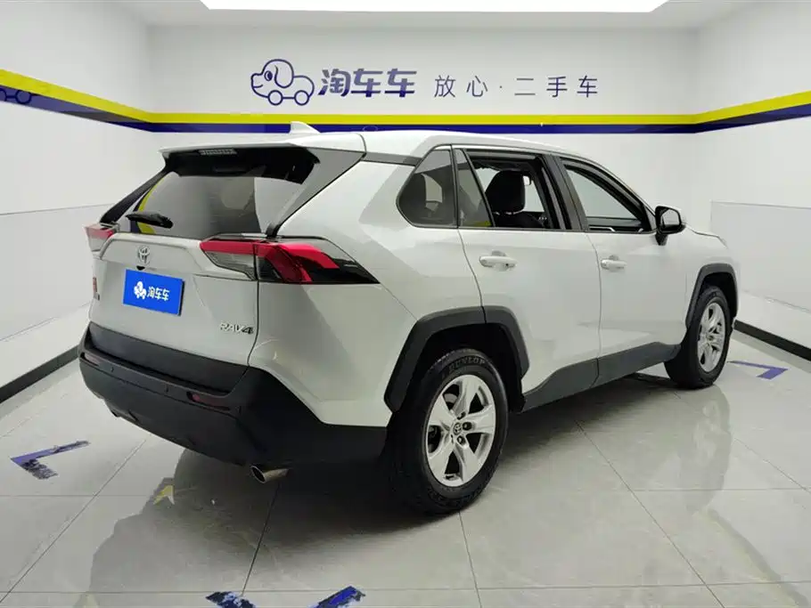 RAV4 Rongfang 2024 2.0L CVT two-wheel drive urban version купить на сайте DeffCars