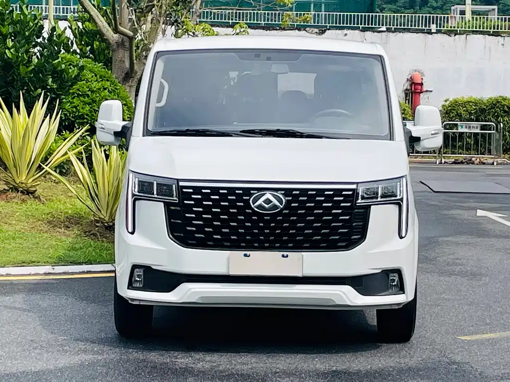 Xintu V80 2023 model 2.0T manual classic Aoyuntong long axis ultra-low roof 6/7/8/9 seats купить на сайте DeffCars