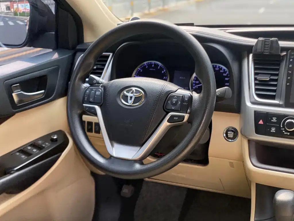 Highlander 2018 2.0T 2WD Elite Edition 7 seats National V купить на сайте DeffCars