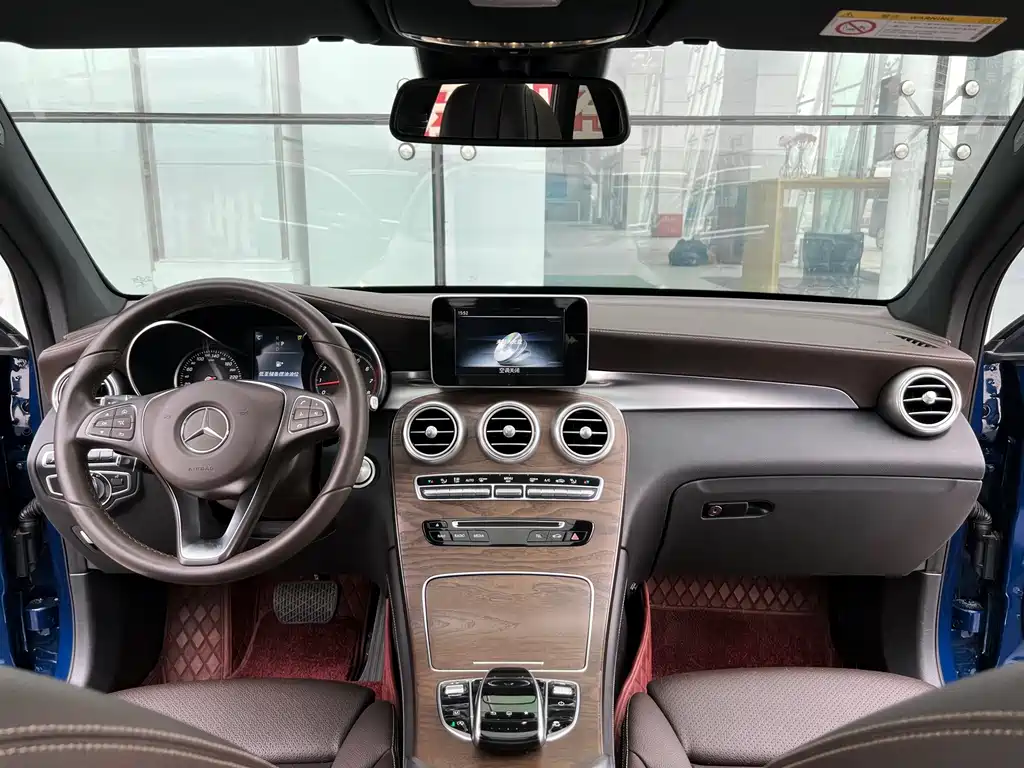 Mercedes-Benz GLC 2016 GLC 300 4MATIC Dynamic купить на сайте DeffCars