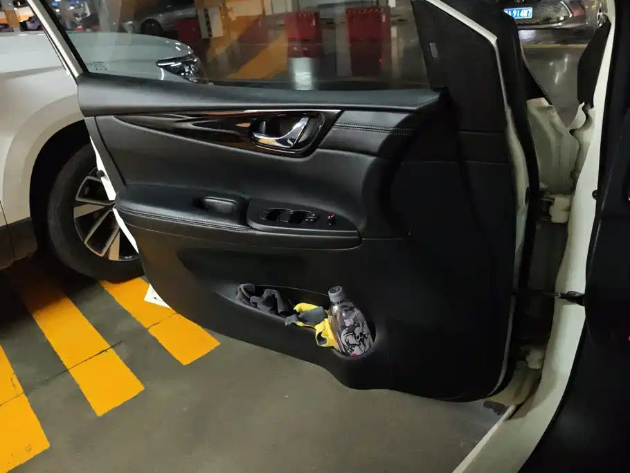 Tiida 2021 1.6L CVT Zhizun Edition купить на сайте DeffCars