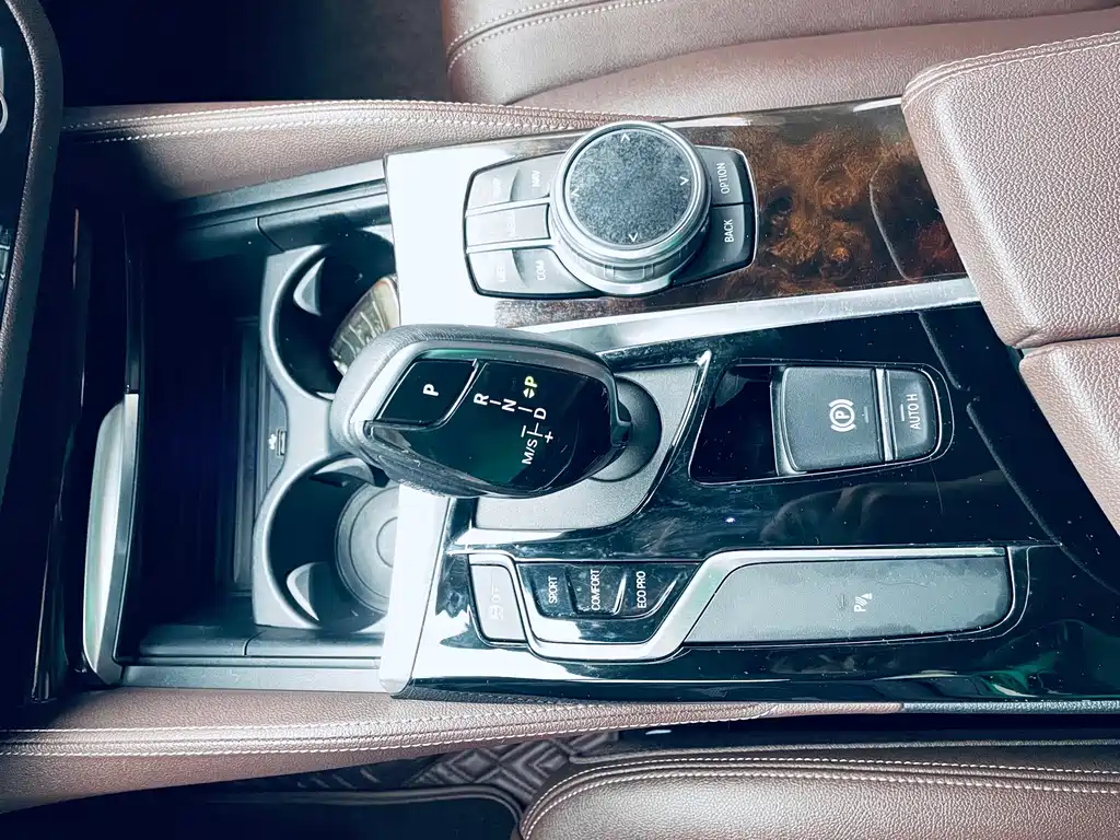 BMW 5 Series 2019 525Li Luxury Package купить на сайте DeffCars