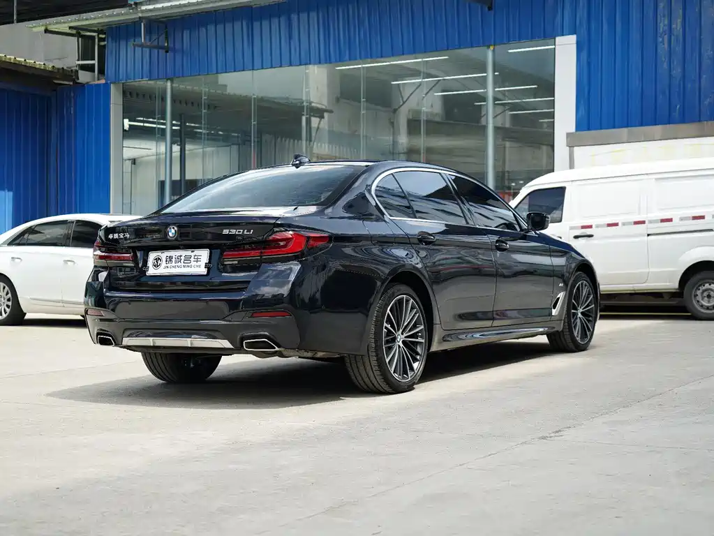 BMW 5 Series 2023 facelift 530Li leading M sports package купить на сайте DeffCars