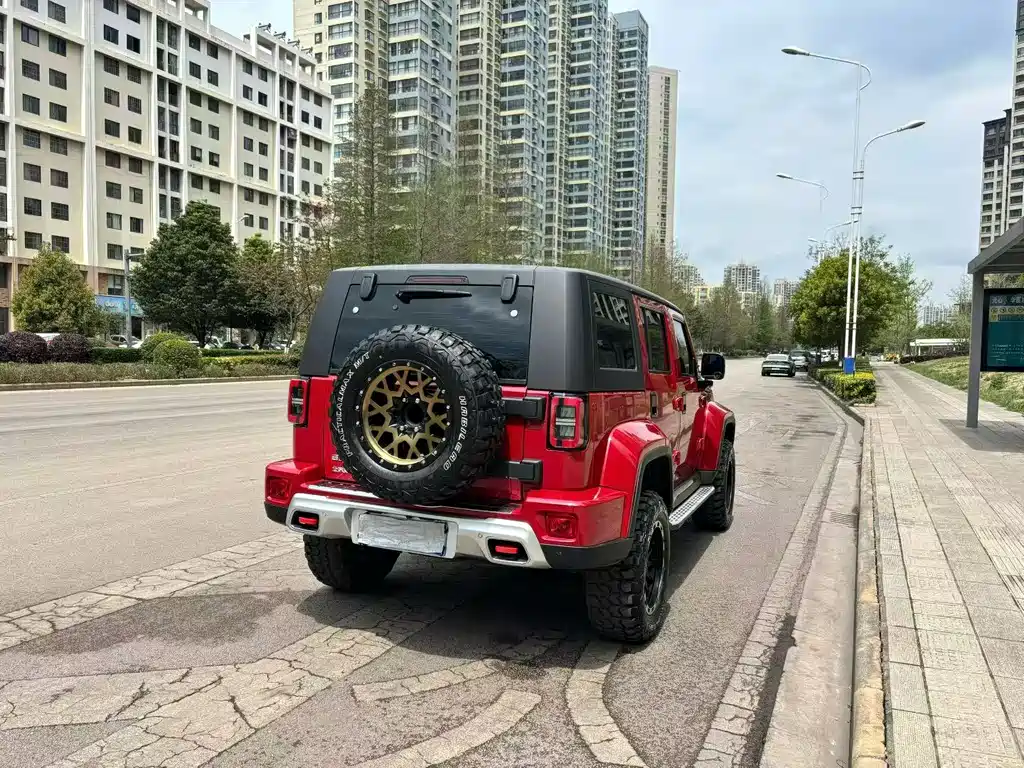 Beijing off-road BJ40 2020 2.0T automatic two-wheel drive city hunter version knight type купить на сайте DeffCars
