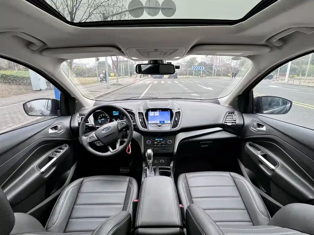 Escape 2019 EcoBoost 180 two-wheel drive platinum airfoil National V купить на сайте DeffCars