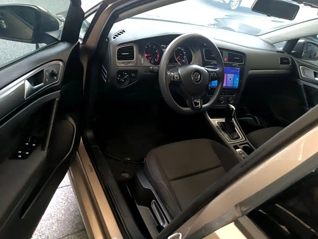 Golf 2016 1.6L automatic fashion model купить на сайте DeffCars
